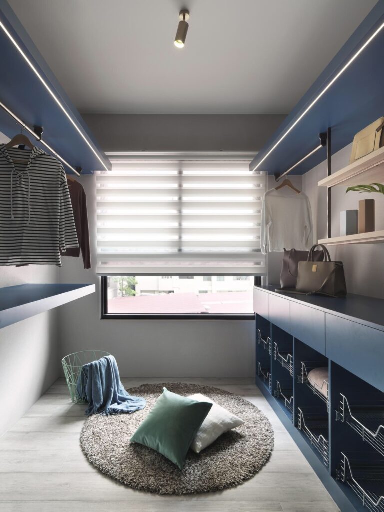 How much does it cost to build a closet per square