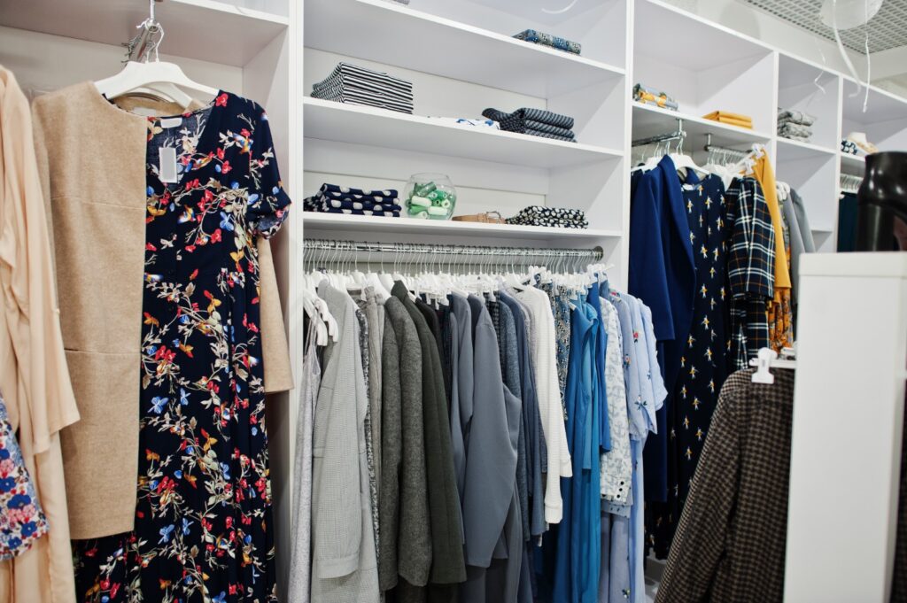 how much do closet systems cost