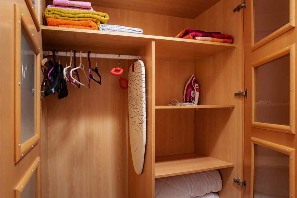 small closet design concepts