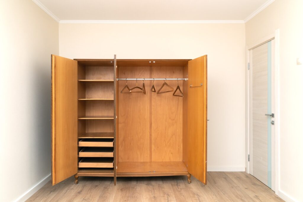Modern wardrobe designs for bedroom