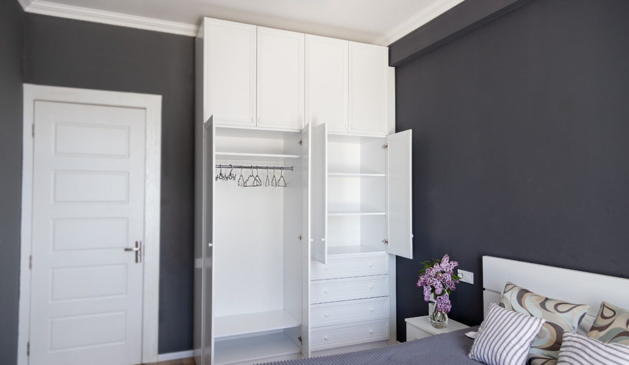 Closet Door Repairs 7 Best Essential Hacks for a Successful